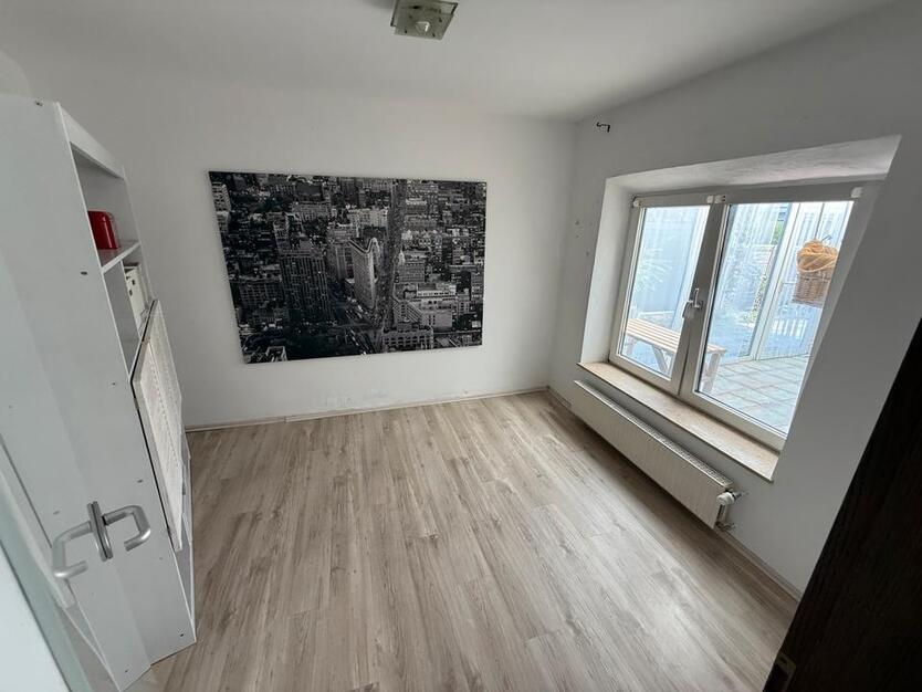 Freistehendes Einfamilienhaus mit Einliegerwohnung zimmer