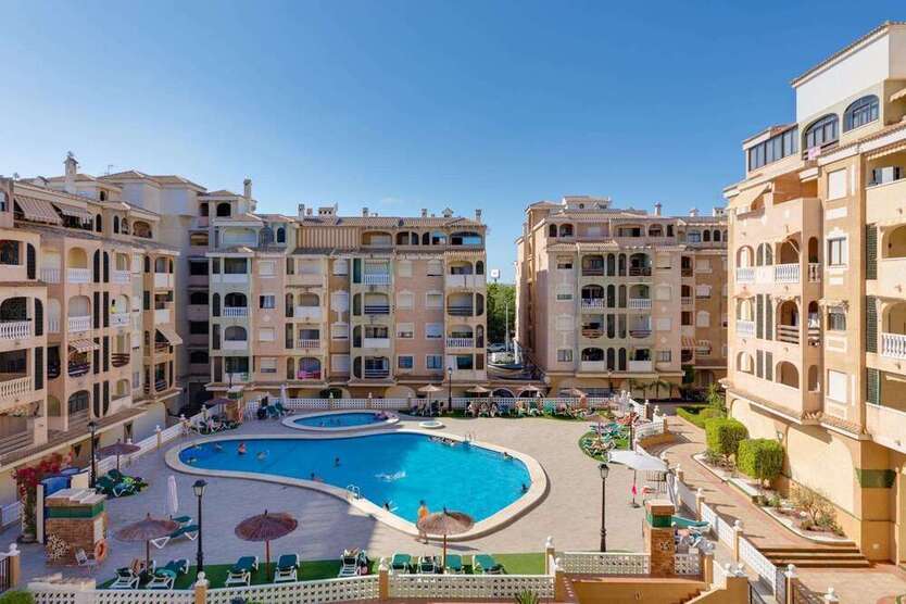 Wohnung zum Kaufen in Torrevieja 159.900 € 115 m²