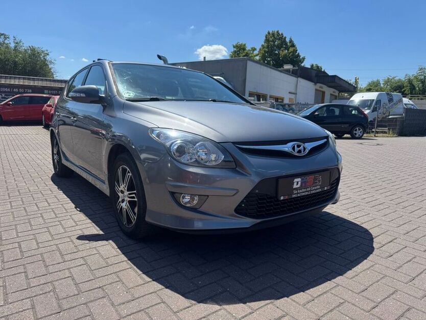 i30