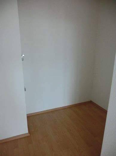 Etagenwohnung Duisburg Hochheide - 2 Zimmer, 68 m&sup2;, 579&euro; | Angebot:26879194