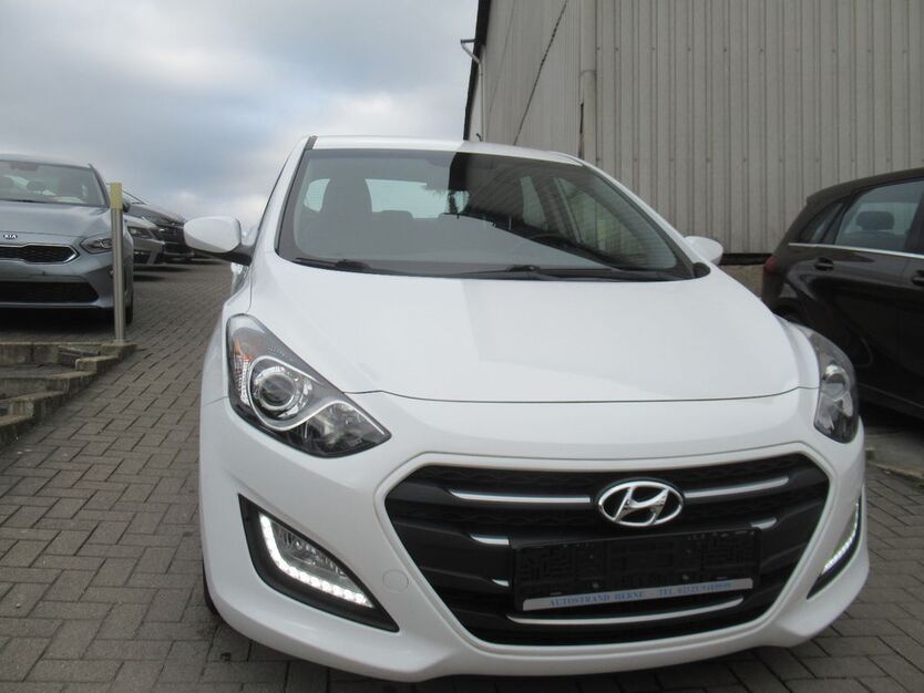 Hyundai i30 95.317 km 10.990 € Herne 44653