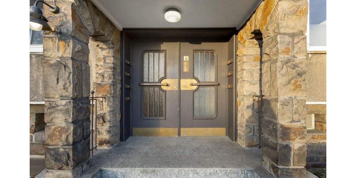 Wohnen mit Komfort: 2,5-Zimmer-Etagenwohnung mit Balkon, Garage und modernem Ambiente 2 zimmer