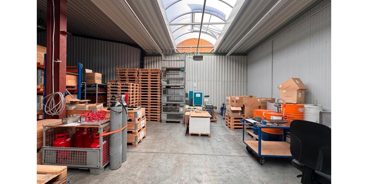 Halle mit Bürofläche zu vermieten zimmer