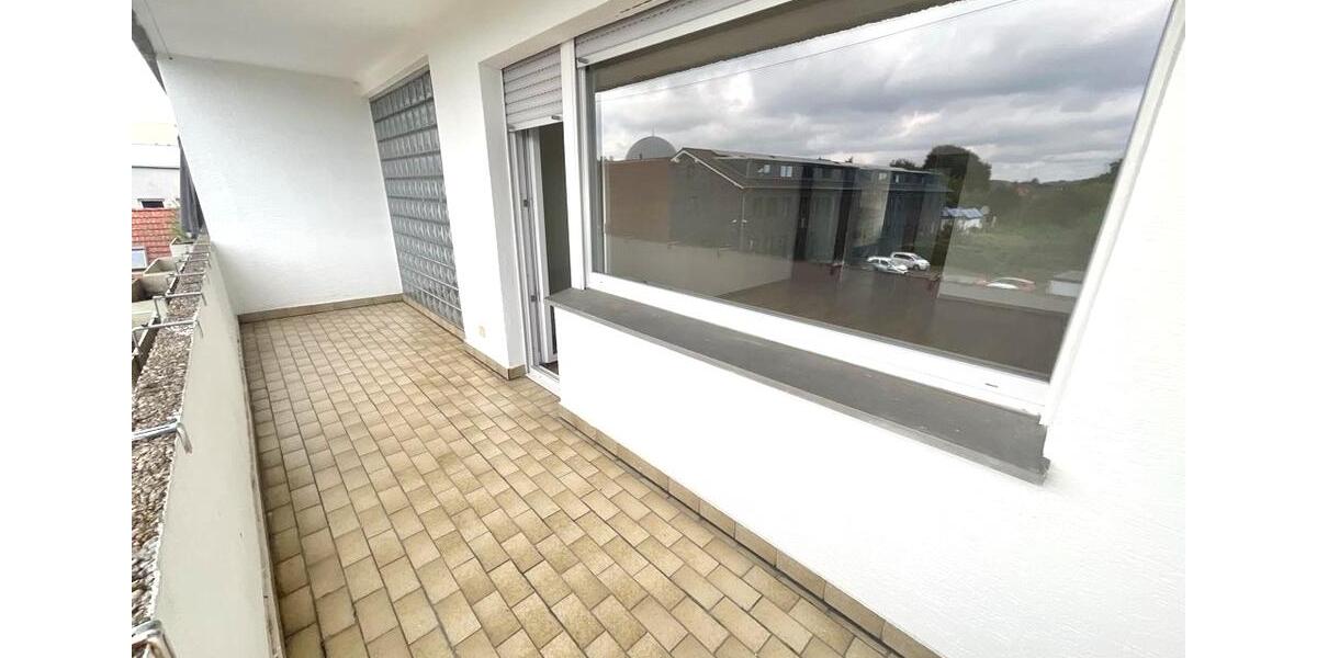 Große 3 Zimmerwohnung mit Balkon 3 zimmer