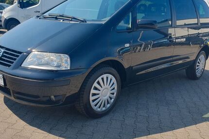VW Sharan 99.748 km 8.499 &euro; Essen 45326