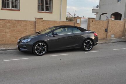 Opel Cascada 67.000 km 15.900 € Voerde 46562