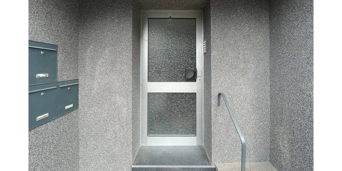 Einfamilienhaus + Mehrfamilienhaus - 7 Einheiten - 5 Garagen - freistehend 1 zimmer