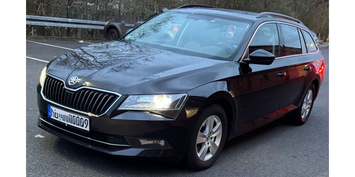 Skoda Superb 124.000 km 18.600 &euro; Velbert 42555