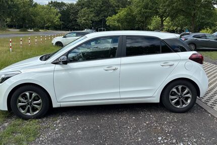 Hyundai i20 31.786 km 14.800 &euro; Gelsenkirchen 45894