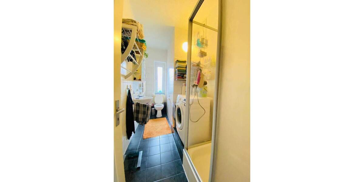 Attraktive Altbauwohnung in direkter Innenstadtlage mit PKW Garage 3 zimmer