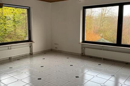 Große 5 Zimmer Wohnung mit eigenem Garten 5 zimmer