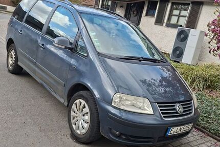 VW Sharan 295.000 km 1.199 &euro; Essen 45329