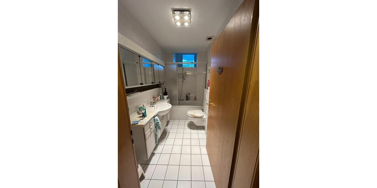 Mietwohnung (125qm Wohnfläche - 1. Etage - Kaltmiete 900€) 5 zimmer