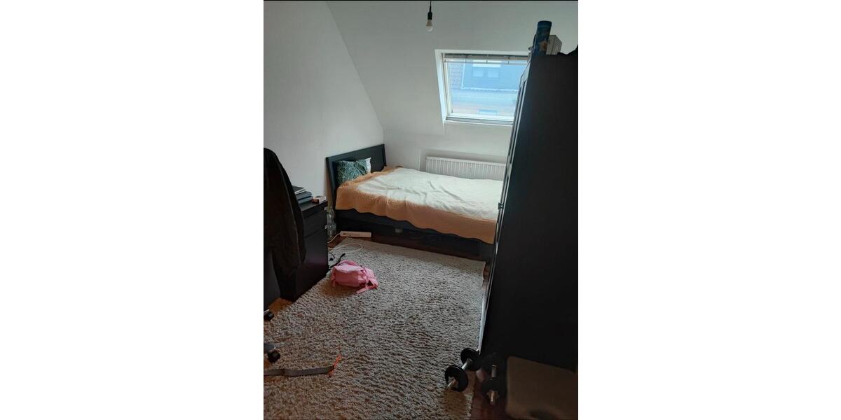 Dachgeschoßwohnung Duisburg Ruhrort - 4 Zimmer, 84 m&sup2;, 610&euro; | Angebot:26297455