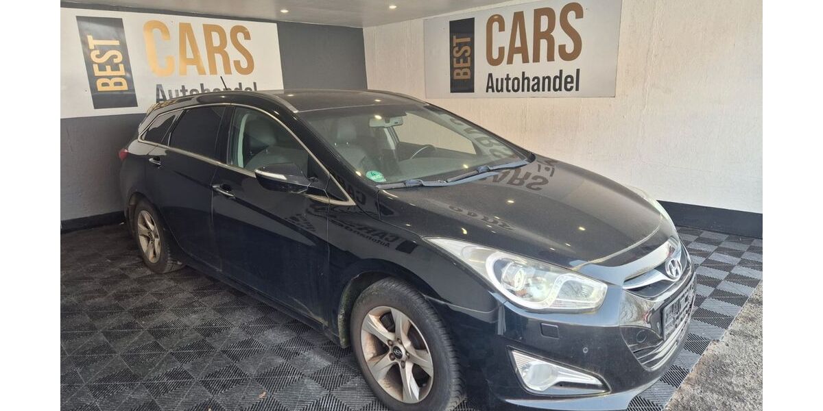 Hyundai i40 198.000 km 4.900 &euro; Bochum 44805