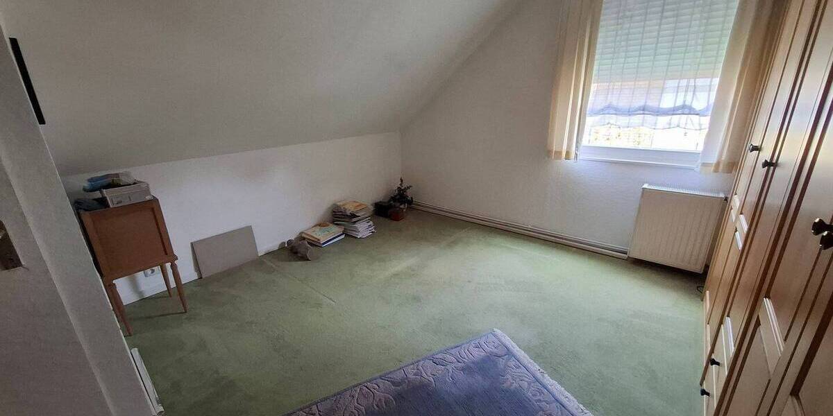 Freistehendes Ein-Zweifamilienhaus mit Garten, Sauna und Kellerbar in ruhiger Sackgasse in Moers-Kapellen zimmer