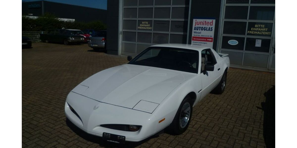 Pontiac Firebird 200.900 km 16.900 &euro; Wesel 46485
