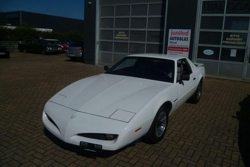 Pontiac Firebird 200.900 km 16.900 € Wesel 46485