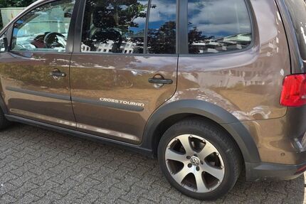VW Touran 279.000 km 5.900 &euro; Bochum 44787