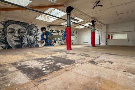 Halle in Wuppertal 1.200 € 241 m²