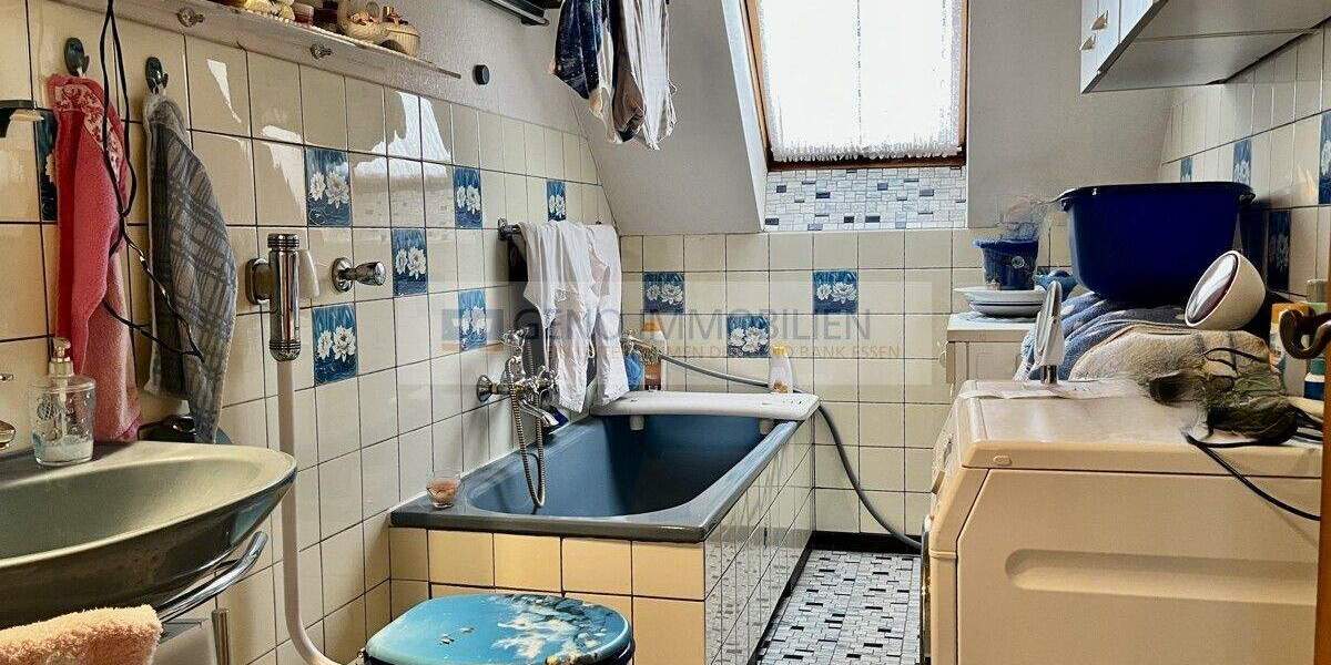 Etagenwohnung Essen / Bergerhausen Bergerhausen - 2 Zimmer, 61 m&sup2;, 125.000&euro; | Angebot:25428742