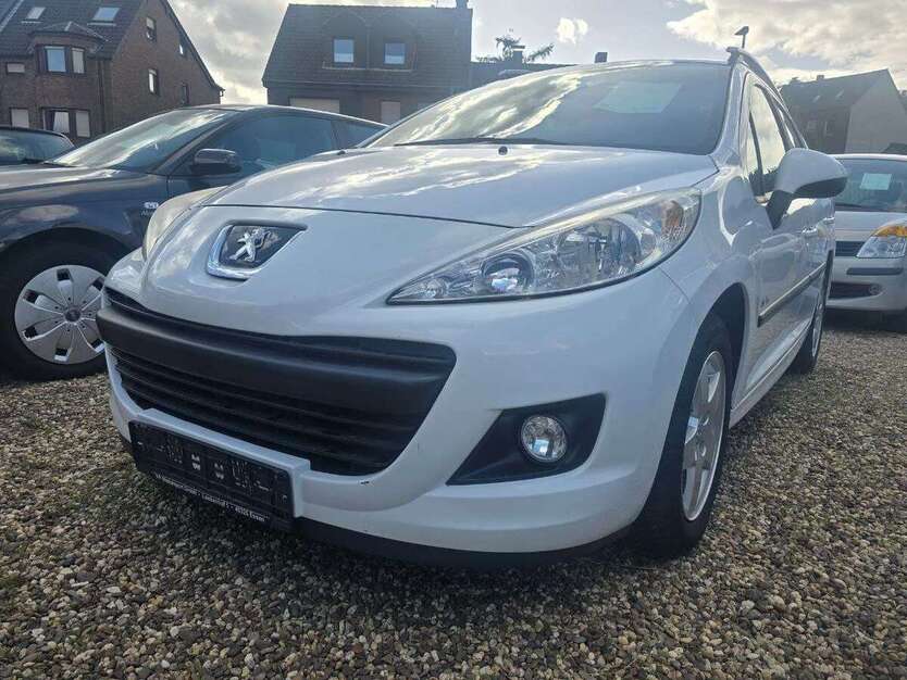 Peugeot 207 198.000 km 2.399 € oberhausen 46145