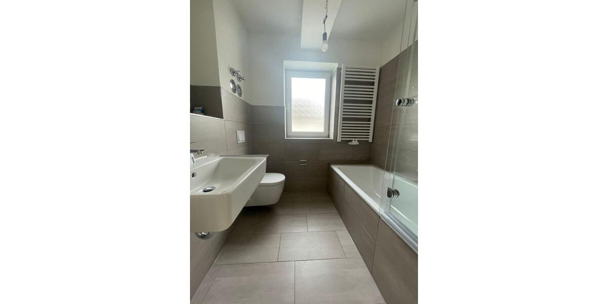 *Tageslichtbad*Erstbezug nach Sanierung* 4 zimmer