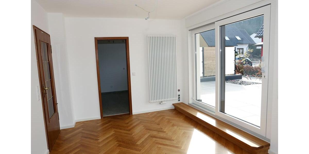 Erdgeschoßwohnung Hattingen - 3.5 Zimmer, 120 m&sup2;, 1.200&euro; | Angebot:26288093