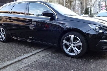 Peugeot 308 111.400 km 9.999 &euro; Essen 45276