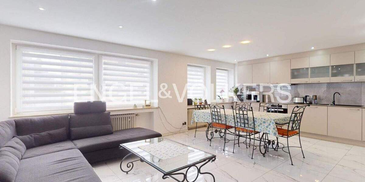 2021 modernisierte, großzügige Wohnung - 2 Balkone - 2 Garagenstellplätzen - Aufzug - in zentraler Lage von Moers 5 zimmer