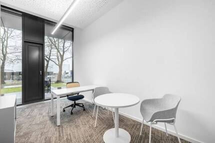 Privater Büroraum für 2 Personen in Regus Theo 105