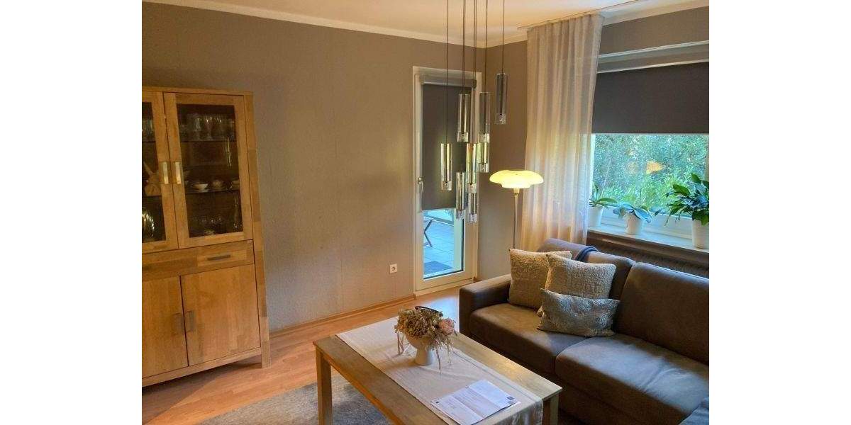 Schöne 3,5-Raum-Wohnung im 1. Obergeschoss mit Balkon, Nähe U-35 3 zimmer