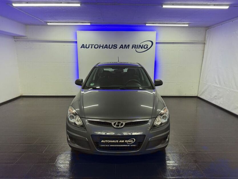 i30