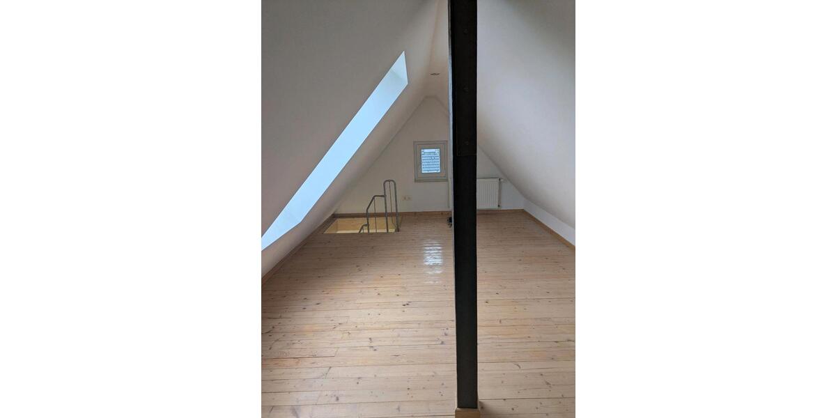 Dachgeschoßwohnung Essen Stadtbezirk II - 5 Zimmer, 79 m&sup2;, 850&euro; | Angebot:25176287