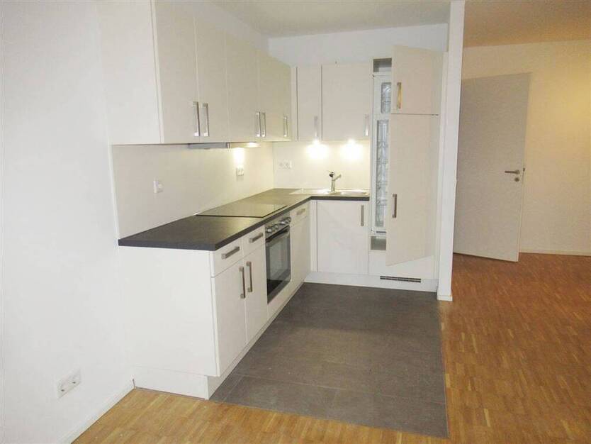 2 Zimmer Wohnung mit Süd-Balkon inkl. Nobilia EBK in Wuppertal - Uellendahl. Ideal für 1 Person.