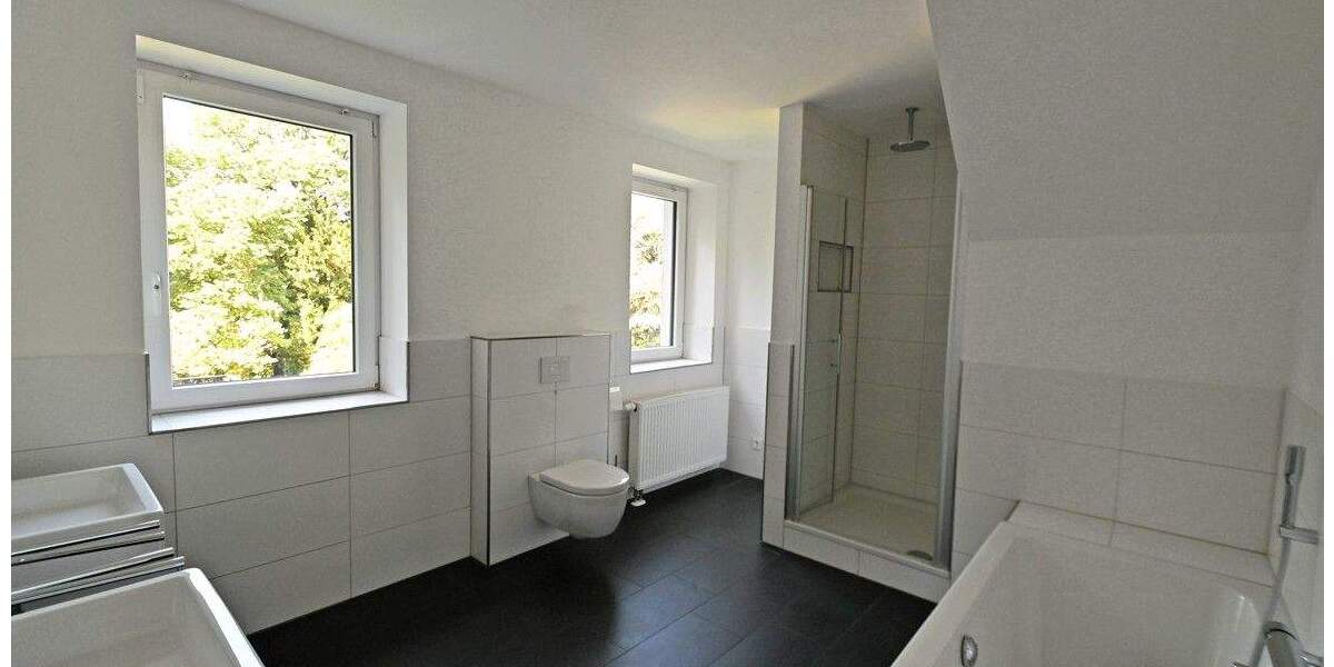 Höseler Familien-Herzstück! Restauriertes, freistehendes 30er-Jahre-Haus mit tollem Garten 8 zimmer