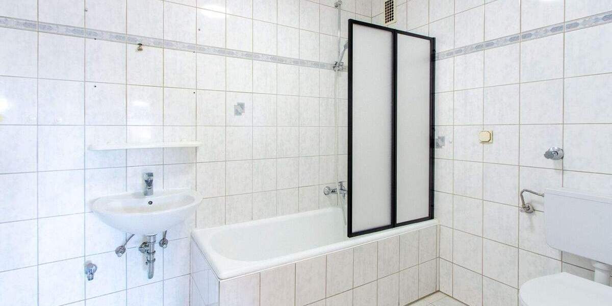 Blömker! Modernisierte 2,5-Zimmer Wohnung mit Balkon im 1. OG in GE-ScholvenGLA-Zweckel! 2 zimmer