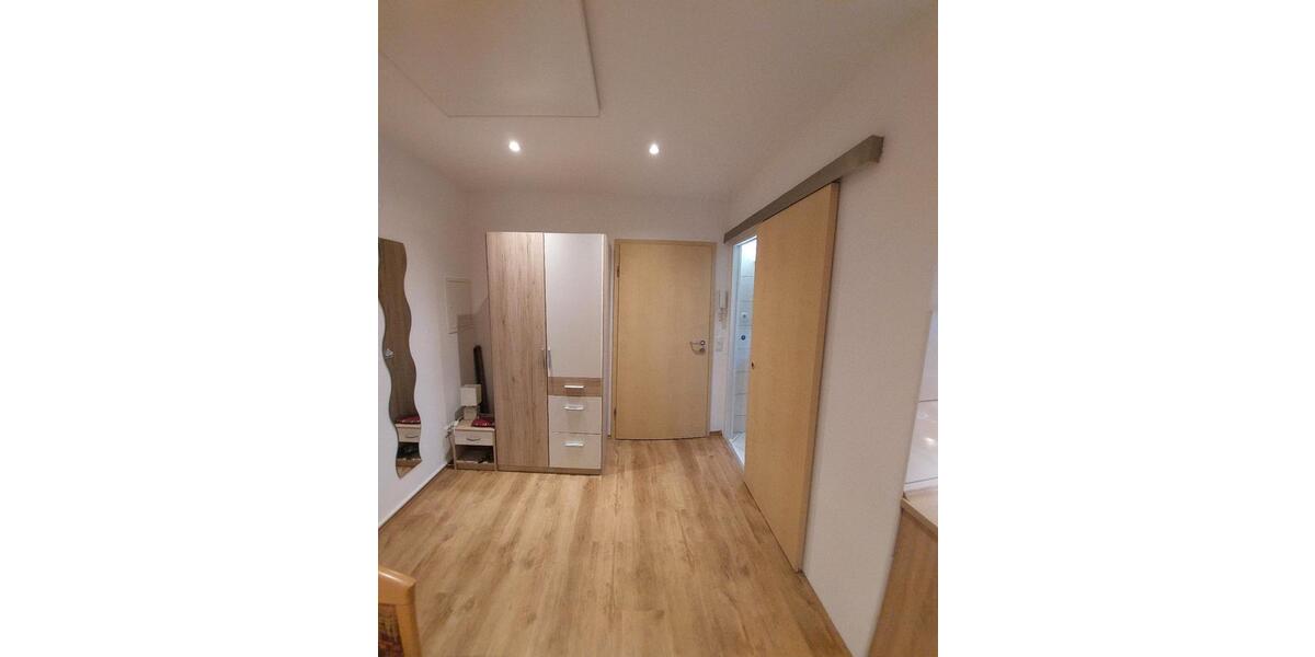 Dachgeschoßwohnung Essen Stadtbezirk IV - 1 Zimmer, 30 m&sup2;, 500&euro; | Angebot:25541310