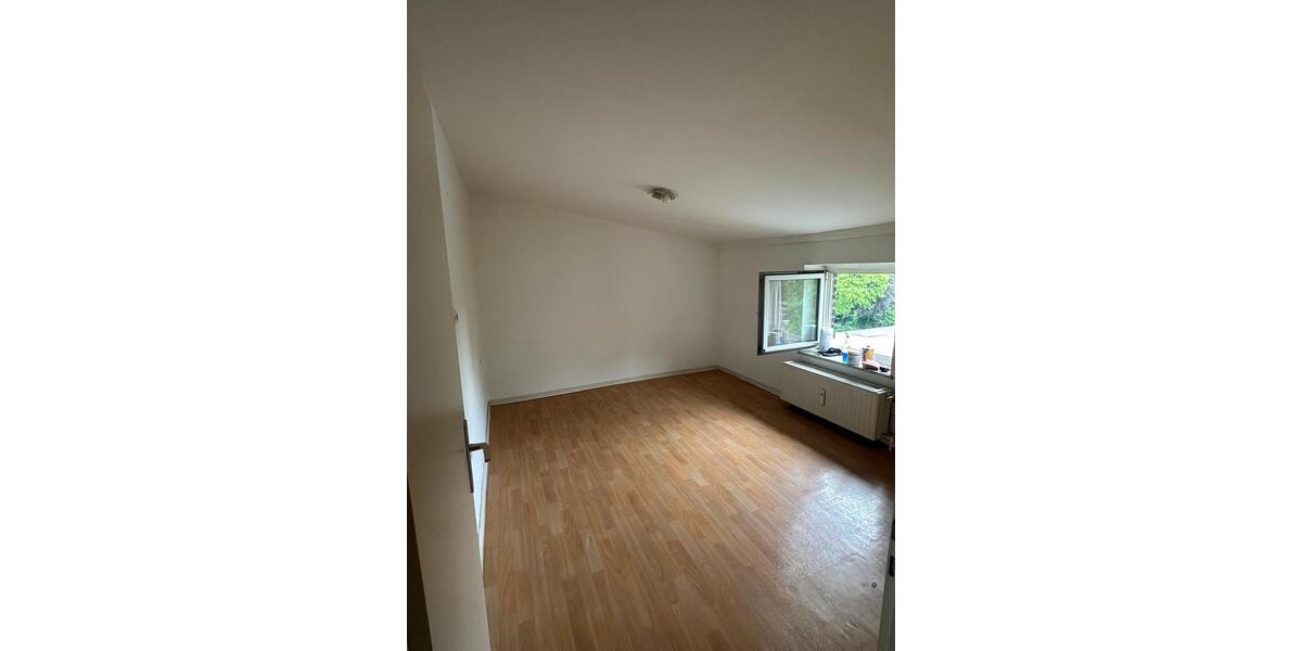 Dachgeschoßwohnung Duisburg Essenberg - 3 Zimmer, 82 m&sup2;, 500&euro; | Angebot:26428316