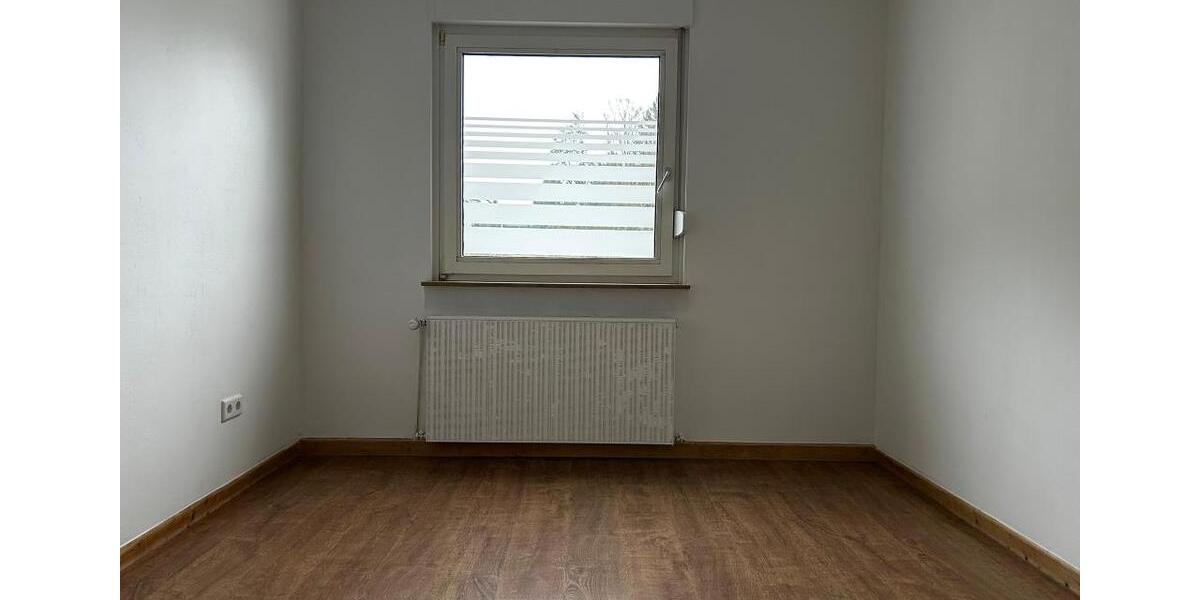 Renovierte 2 Zimmer Wohnung im Erdgeschoss ab sofort verfügbar 2 zimmer