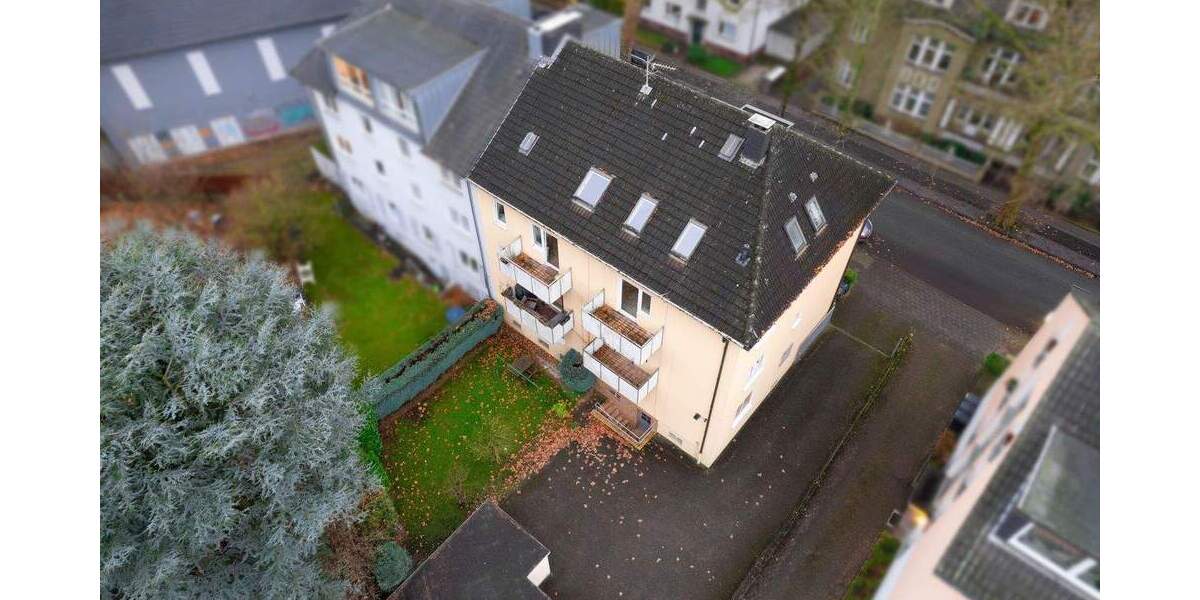 Attraktives Mehrfamilienhaus in Bochum-Ehrenfeld - 6 Wohnungen und 3 Garagen zu verkaufen! 1 zimmer