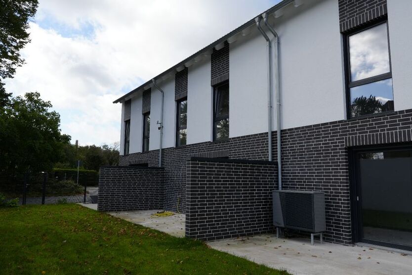 Provisionsfrei* Neubau Einfamilienhaus mit PV 10,4 KW integrierter Garage Energiebedarf 22,4 kWhm2a