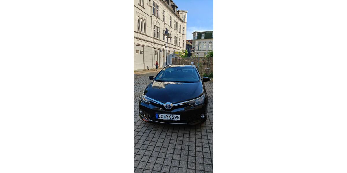 Toyota Auris 77.500 km 14.100 &euro; Bochum 44866