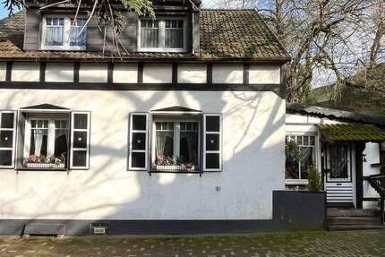Haus Duisburg Beeck - 5 Zimmer, 126 m&sup2;, 295.000&euro; | Angebot:25302685