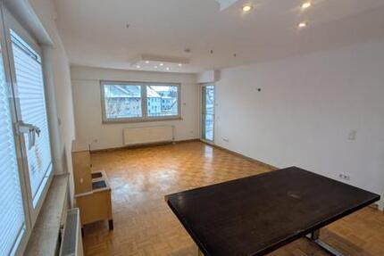 Ohne Provision!Top renovierte zentral gelegene Eigentumswohnung 3 zimmer