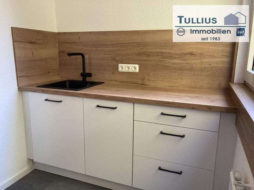 3-Zimmer-DG-Wohnung mit Balkon und Einbauküche in Essen-Borbeck 3 zimmer