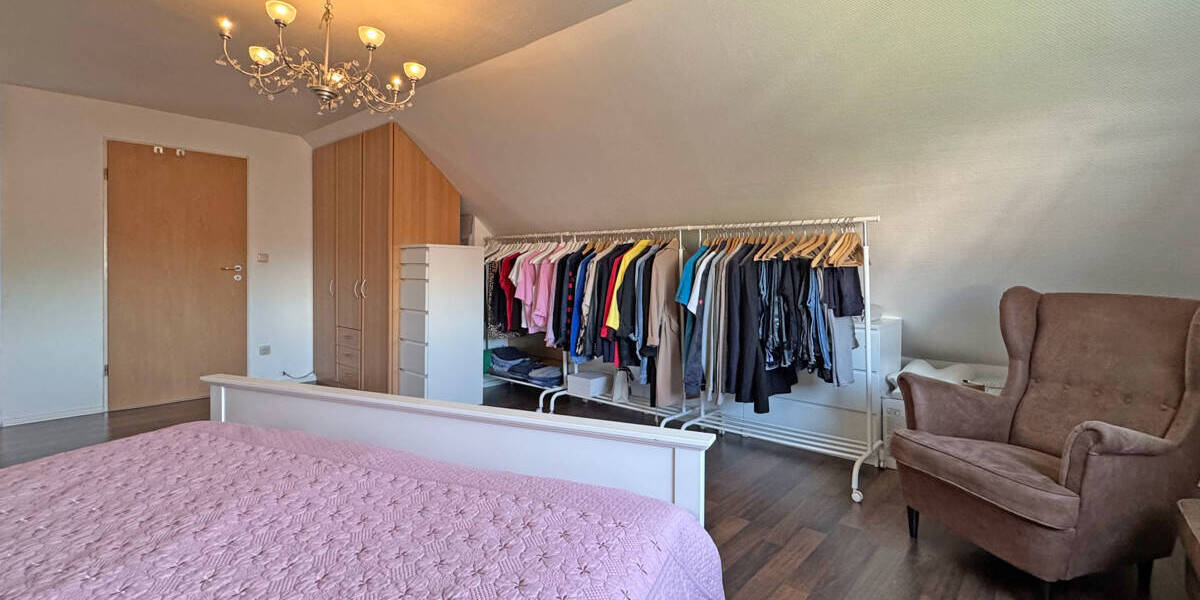 Charmantes Reihenmittelhaus mit ausgebautem Dachgeschoss in ruhiger Lage von Wesel-Fusternberg! 4 zimmer