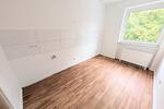 **Was will man mehr? +Balkon +frisch gestrichen +Laminat +modernes Badezimmer** 3 zimmer