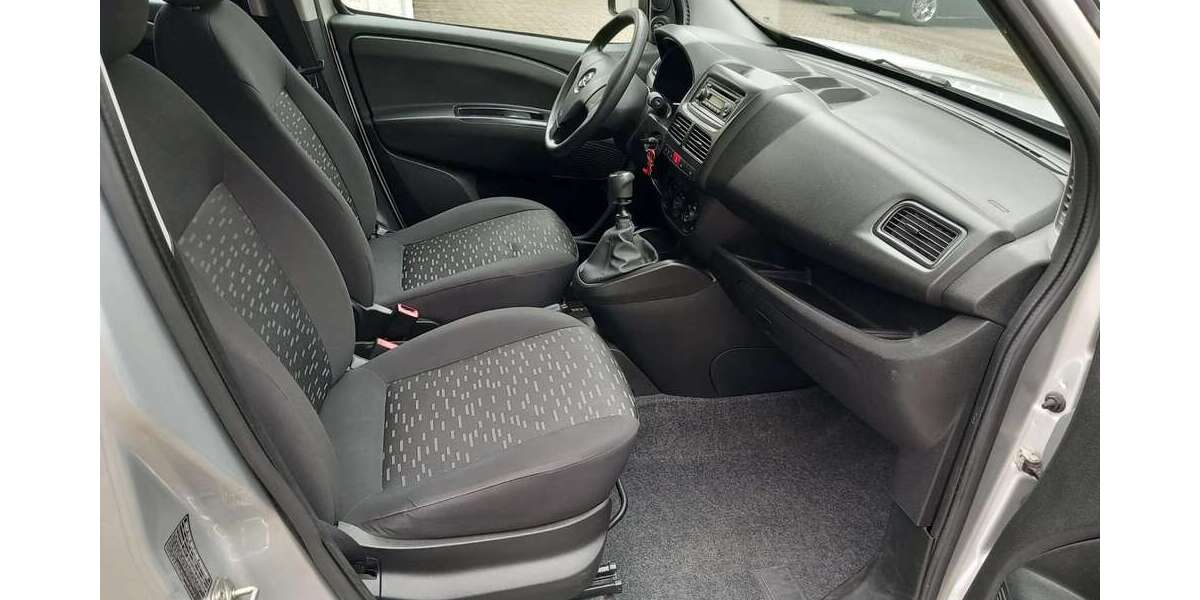 Opel Combo 53.090 km 4.200 € Gelsenkirchen 45888