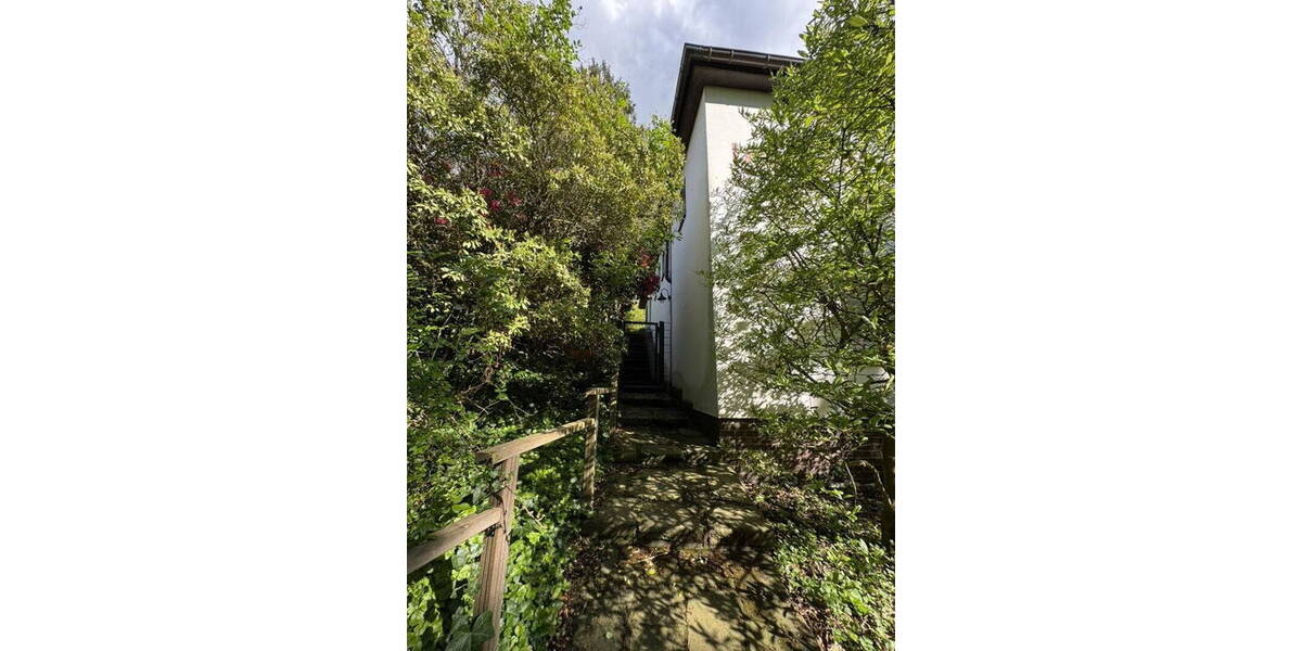 Einfamilienhaus Essen Bergerhausen - 8 Zimmer, 180 m&sup2;, 345.000&euro; | Angebot:26583846